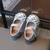 Outono 2026 Novo Estilo Coreano Moda Feminina Versátil Bolinhas Solado Macio Antiderrapante Laço Velcro Sapatos