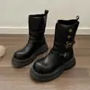 Botas Martin de plataforma gruesa color café estilo británico para aumentar la altura para mujer, nuevo modelo otoño e invierno 2026, botines de moda de caña media, usables de dos maneras, plegables