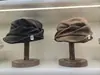 Chapéu Boina Artístico Plissado de Metal Vintage com Aba Curva para Mulheres, Primavera e Outono, Faz o Rosto Parecer Menor