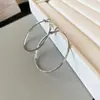 Remate de Bajo Precio~Anillo de Círculo Hueco Aguja de Plata Pendientes de Bola de Perla Pendientes de Lujo Modernos y Accesibles Pendientes Únicos de Nicho