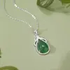 Colgante de gota de calcedonia verde incrustada en plata S925 colgante de lujo suministro en vivo suministro joya de diamante para madre
