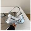 2025 Nueva Moda Tendencia Nicho Retro Chica Popular Bolso de Axila Bolso de Hombro de Motocicleta Hebilla de Cinturón Personalizada Bolso Pequeño de Moda