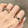 Anel Rotativo Baojia em Prata de Lei 925 Banhado a Ouro 18K Sete Diamantes Diamante Único Anel Rotativo Totalmente Diamantado Versão Alta