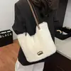 2026 Nuevo Estilo Coreano Gran Capacidad Moda para Viajar Bolso de Hombro Único Diseño de Nicho Retro Bolso de Mano Simple de Felpa