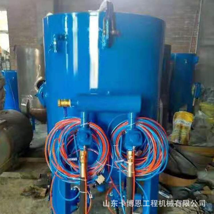 1立方双枪干式喷砂机xin (5).jpg