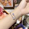Camélia Seiko Simulação de Sentido Avançado Broca Braço Errado Gota d'Água Zircônio Pulseira Aberta Banhada a Ouro Diamante Completo Pulseira de Luxo Simples