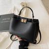 Bolso de Mano Pequeño Estilo Retro para Mujer 2026 Nuevo Bolso de Hombro de Moda Elegante Simple Gran Capacidad Bolso Cruzado