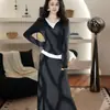 Conjunto de Dos Piezas Cosido Nuevo 2026 Diseño Falso de Dos Piezas, Top y Falda, Elegante y Único para las Socialités de Primavera