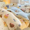 Juego de Cuatro Piezas de Terciopelo de Leche Cálido de Invierno Espeso Coral Fleece Franela Funda de Edredón Juego de Tres Piezas para Dormitorio de Estudiante