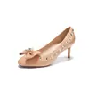 6313-5 Zapatos de tacón alto con lazo de pedrería para mujer, charol, tacón de aguja, punta redonda, boca poco profunda, zapatos de una sola pieza, brillantes, elegantes, zapatos para mujer