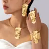 Set de Joyería Abstracta Dorada de Nicho para Rostro Accesorios de Gargantilla Metálica Artística Pulsera Accesorios de Moda Geniales para Combinar para Mujeres