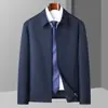 Primavera de 2023 novo casaco simples de cor sólida para meia-idade gola lapela manga longa top masculino spot moda