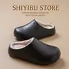 Chinelos de algodão impermeáveis com fecho atrás masculinos inverno 2026 novo estilo sola grossa antiderrapante calçado doméstico plus veludo quente sapatos de algodão femininos podem ser usados fora
