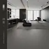 Piso de Madera Compuesta Reforzada con Microcemento Sala de Exposición Uso Doméstico y Comercial Piso Estilo Wabi-Sabi Crema Resistente al Agua y al Desgaste Piso de Madera