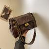 Bolsa Plissada Fashion para Mulheres 2024 Nova Bolsa Acolchoada com Corrente Transversal Pequena Versátil Estilo Chanel de Ombro