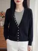 Top de tricô fino de lã feminino, um visual estiloso de duas peças, com efeito emagrecedor, mangas compridas, perfeito como peça interna ou camada base, e ideal para criar um visual suave e em camadas.
