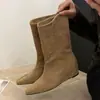 Botas de tornozelo estilo retrô, com salto oculto, estilo Western, bico quadrado, versátil para o outono, efeito emagrecedor, botas femininas, coleção 2026