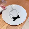Collar de doble capa con diseño de mariposa negra y diamantes, estilo coreano, moderno, diseño con sentido de temperamento femenino, mismo estilo que las celebridades de internet, cadena para la clavícula de estilo frío