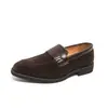 Zapatos de Cuero Pequeños Retro Británicos de Gran Tamaño Slip-On Transfronterizo Punta Afilada Escarchada Mocasines Casuales Zapatos de Moda para Hombre