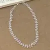 Colar de cristal com contas de nicho de luxo, ultrassensual e delicado, corrente simples para a clavícula, moderno e versátil, com um toque cool e elegante