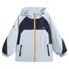 Roupa infantil para meninos, jaqueta de outono 2026 novo estilo primavera-outono, corta-vento estiloso e legal para meninos mais velhos no outono