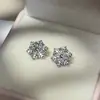 Brincos de Floco de Neve de Zircônia Cintilante para Mulheres, Brincos Simples e Únicos de Nicho, Brincos Pequenos Frescos e Personalizados, Fornecimento de Nova Banca