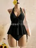 Set más vendido transfronterizo europeo y americano 2026: Traje de baño de alta gama con cuello halter, tiras para atar, volantes y diseño de dos piezas para aguas termales y playa