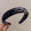 Faixa de Cabeça com Coroa Alta para Mulheres, Novo Estilo com Toque de Luxo, Faixa de Cabelo Larga Versátil para Sair, Acessório de Cabelo para Lavar o Rosto