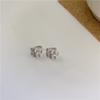 Corea del Sur Dongdaemun con diseño de pendientes sensación pequeña fresca micro incrustación de diamante de circonio hojas hebilla de oreja clip para cartílago de la oreja joyería de oreja