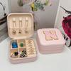 Joyero con letras creativas, portátil, estilo ins, para viajes, anillos, pendientes, collares, pendientes, caja de almacenamiento de joyas para las orejas