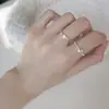 Anillo de Ópalo de Diseño Exclusivo para Mujer, Estilo Minimalista, Moderno y Versátil, Anillo Abierto de Alto Nivel Dulce-Cool para Dedo Índice, Nuevo Modelo 2025