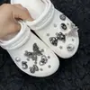 Accesorios para Zuecos Retro Flor de Zapato Hebilla Decorativa Nicho Gama Alta Mariposa Incrustada con Diamantes Negros Hebilla de Zapato Decoración para Empeine