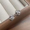 Pendientes de trébol de cuatro hojas con diamantes de imitación de plata esterlina S925 para mujer, elegantes y combinables, diseño de nicho, ligeros y lujosos, accesorios para las orejas.