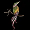 Venda quente transfronteiriça Broche de pássaro pega animal Pin de lapela de nicho de alto padrão anti-exposição pino de gola decorativo de uso duplo