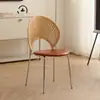 Cadeira de Jantar Nórdica de Madeira Maciça para Uso Doméstico, Cadeira de Mesa de Jantar Shell da Moda, Cadeira Minimalista Moderna de Luxo Leve com Encosto, Cadeira Sol Retrô