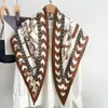 Novo Lenço Triangular de Outono e Inverno Lenço Retrô de Espinha de Peixe de Alta Qualidade Lenço Decorativo para Combinar com Camisa Feminina Lenço Xale
