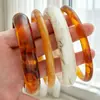 Pulseras Exageradas de Resina Acrílica Estilo Coreano Transfronterizo Estilo Europeo y Americano, Modernas y Únicas con un Toque de Alta Gama, Accesorios Manuales de Nicho al por Mayor