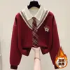 Moletom Feminino Vermelho com Forro de Fleece e Gola Polo para o Ano de Nascimento, Novo Modelo 2026, Blusa Falsa de Duas Peças Estilo College para Crianças de Meia-Idade e Mais Velhas
