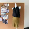 Top Elegante Urbano Feminino com Decote em V e Gola Halter, Sem Mangas, Slim-Fit, com Cós Elástico de Seda de Cobre Amônia