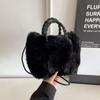 Bolsa de Veludo Acolchoada para Mulheres Outono e Inverno 2025 Novo Design Casual de Nicho Bolsa Transversal de Pelúcia Bolsa de Balde de Alta Qualidade