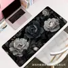 Alfombrilla de ratón floral en blanco y negro para oficina en casa, extragrande, resistente a las manchas, impermeable, base para escritorio de computadora, duradera y antideslizante