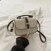 Bolso de textura nicho para mujer 2026 nuevo estilo moderno bolso cuadrado pequeño simple elegante bandolera de un solo hombro bolso alto para mujer