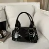 Bolso bandolera para mujer estilo coreano, bolso tote cilíndrico de cuero suave con tachuelas, bolso de mano de gran capacidad para el día a día
