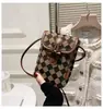 Mini Bolsa para Celular com Tecido Xadrez Vintage 2026 Novo Modelo Bolsa Transversal com Monograma para Mulheres, Bolsa Transversal de Luxo Leve de Nicho