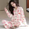 Pijama atacado de manga comprida e perna comprida para mulheres, nova coleção de outono, estilo doce e casual, design de abertura frontal, pode ser usado como roupa externa, feito de algodão e com frete grátis