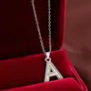 Moderna y Exquisita Cadena para Clavícula de Cobre Puro con Colgante de Letra del Alfabeto Inglés de 26 Letras con Diseño Creativo, Sensación de Alta Gama, Versátil Venta al por Mayor