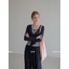 Top de manga larga para mujer Lil's, elegante, color azul marino con contraste, cuello redondo, diseño de dos piezas simulado y tirantes de corbata, camiseta de otoño