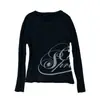 Top de manga larga con un solo hombro descubierto, corte holgado Y2K oscuro, con estampado de líneas plateadas abstractas, camiseta de manga larga para mujer