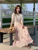 Baisiwang Verano 2025 "Hada de Hilo Suave" Calado Floral Artesanal Falda Plisada Rosa y Verde Corte A