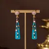 Brincos de gota florais em esmalte vintage, luxo leve, únicos e versáteis, brincos florais vintage para mulheres